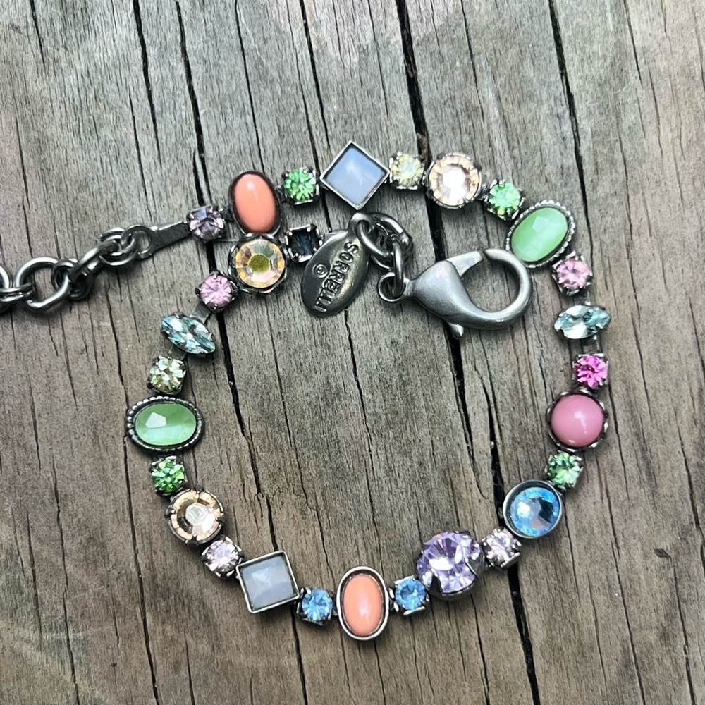 Super cute Pastel Sorrelli bracelet